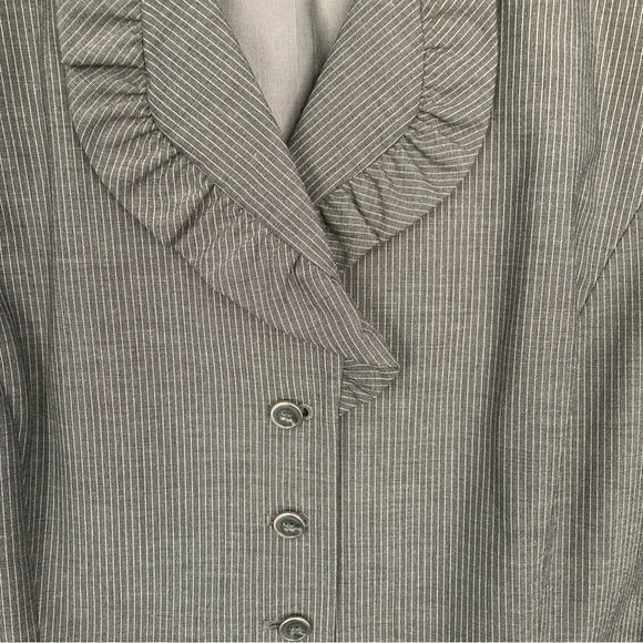 Tahari Gray Pinstripe Suit | Blazer & Skirt - Picture 4 of 10